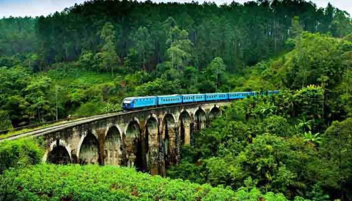 ella to kandy train tour