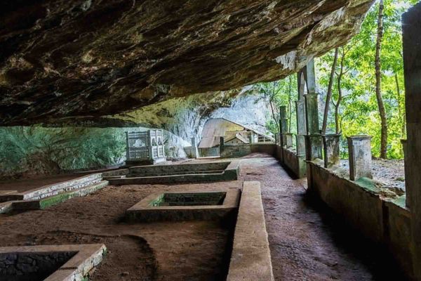 beli lena cave kitulgala