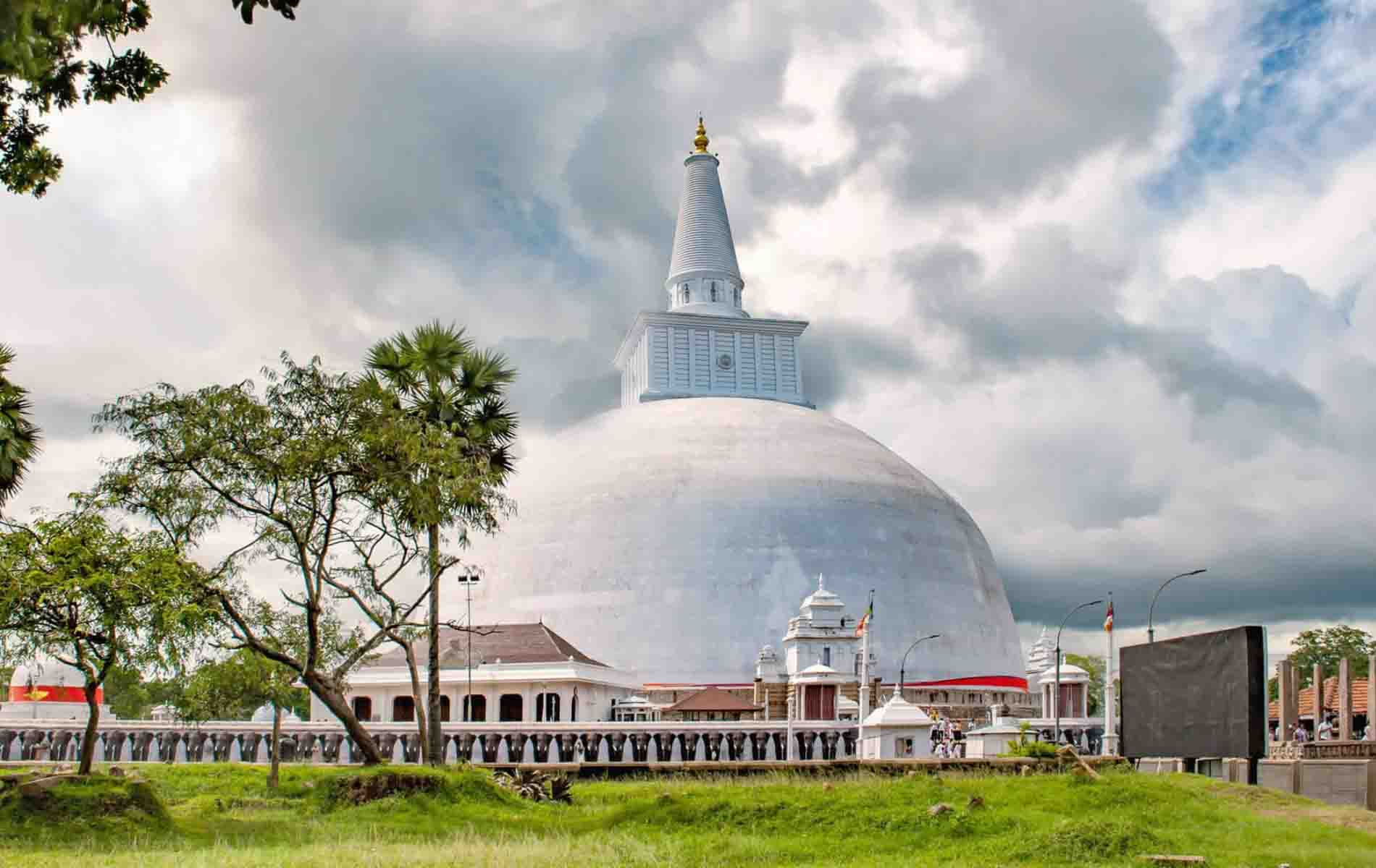Scared-city-of-Anuradhapura