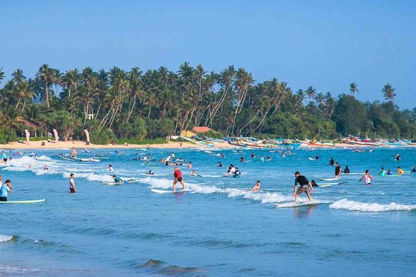 Weligama-Surfing