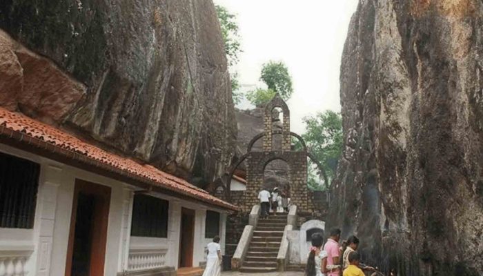 Aluviharaya temple