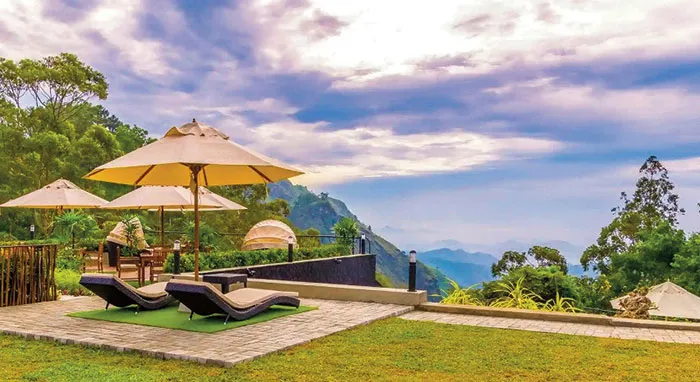 Couples and relaxed travellers